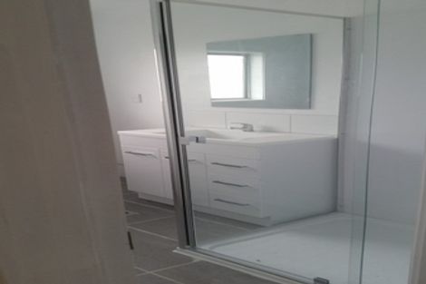 Photo of property in 2/26 Arawa Street, New Lynn, Auckland, 0600