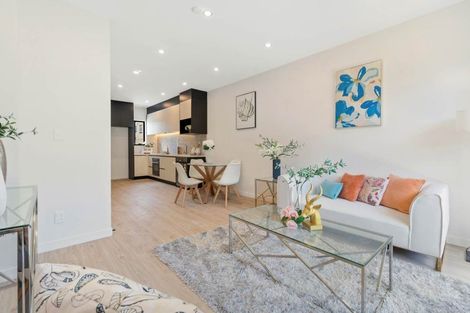 Photo of property in 42 Kiato Lane, Flat Bush, Auckland, 2019
