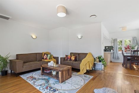 Photo of property in 6 Woodside Road, Massey, Auckland, 0614