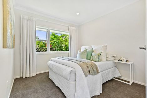Photo of property in 36 Montgomery Avenue, Rothesay Bay, Auckland, 0630