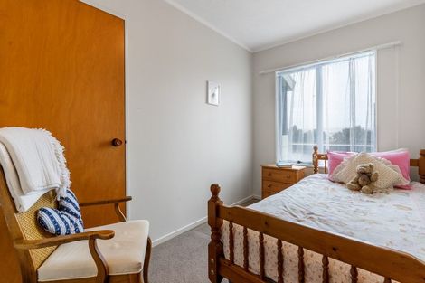 Photo of property in 14 Seaglen Place, Botany Downs, Auckland, 2010