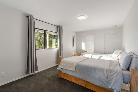 Photo of property in 147 Seatoun Heights Road, Miramar, Wellington, 6022