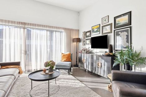 Photo of property in 77 Vogel Street, Cambridge, 3434