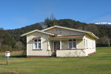 Photo of property in 111 Main Road, Blackball, 7804