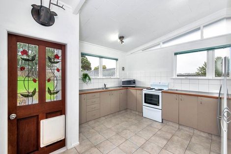 Photo of property in 89 Bond Crescent, Forrest Hill, Auckland, 0620