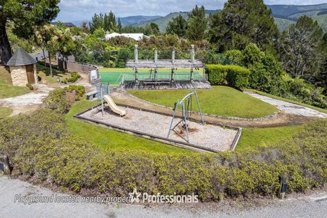Photo of property in 18 Mount Marua Way, Timberlea, Upper Hutt, 5018