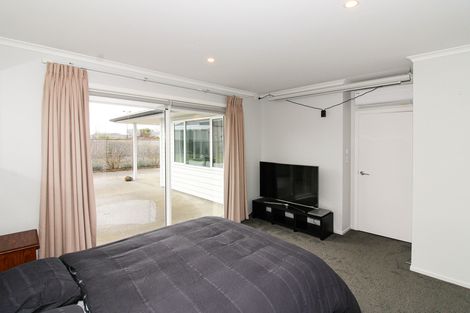 Photo of property in 2 Routhan Way, Carterton, 5713