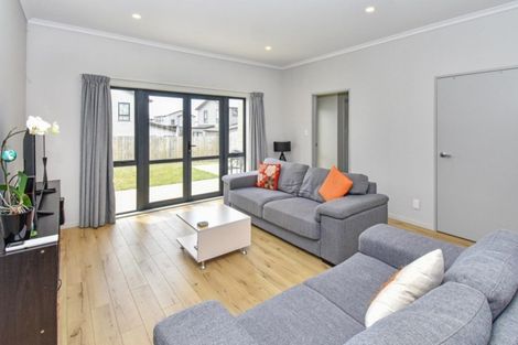 Photo of property in 16 Kuparu Street, Weymouth, Auckland, 2103