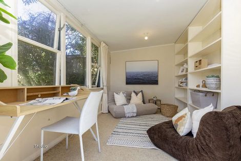Photo of property in 5 Dale Road, Raumati South, Paraparaumu, 5032