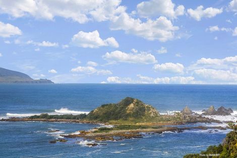 Photo of property in 11 Oku Street, Island Bay, Wellington, 6023