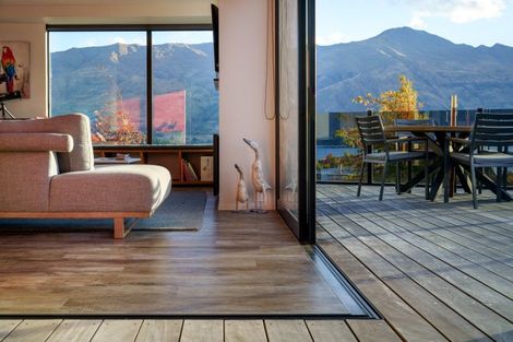 Photo of property in 9 Forest Heights, Wanaka, 9305