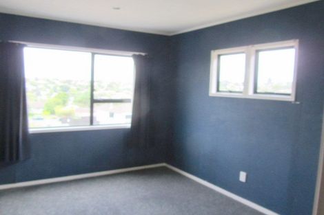 Photo of property in 23 Leiden Place, Totara Vale, Auckland, 0629