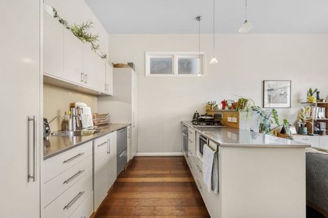 Photo of property in 100 Austin Street, Mount Victoria, Wellington, 6011