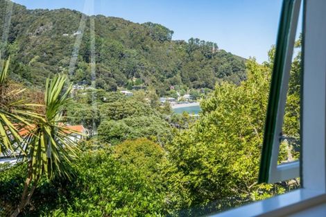 Photo of property in 21 Ferry Road, Days Bay, Lower Hutt, 5013