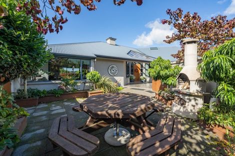 Photo of property in 10 Sunninghurst Drive, Fairfield, Dunedin, 9018