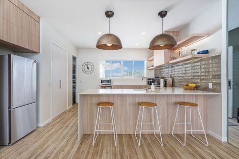 Photo of property in 11 Onerere Drive, Whitianga, 3510