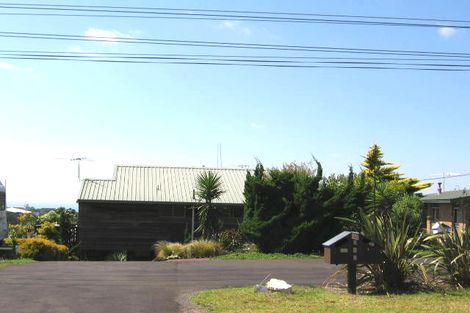 Photo of property in 751 East Coast Road, Browns Bay, Auckland, 0630