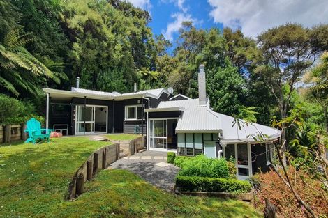 Photo of property in 1080 Sandspit Road, Sandspit, Warkworth, 0982