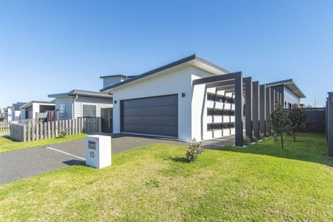 Photo of property in 15 Makura Drive, Papamoa Beach, Papamoa, 3118