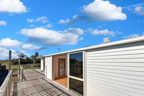 Photo of property in 832 Whangaparaoa Road, Manly, Whangaparaoa, 0930