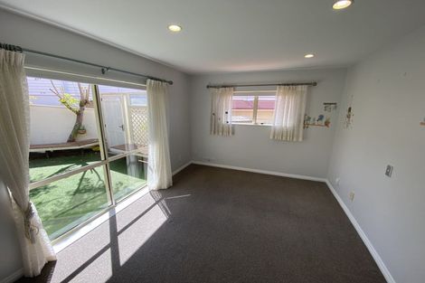 Photo of property in 5 Gretna Green, Browns Bay, Auckland, 0630
