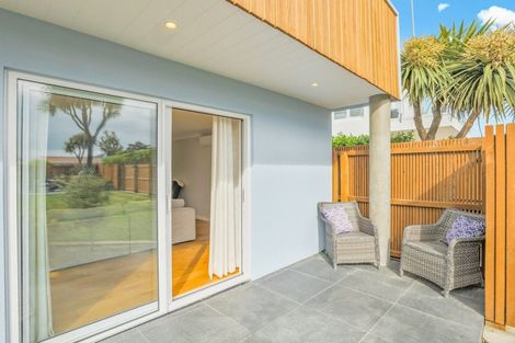 Photo of property in 10 Marine Parade, North New Brighton, Christchurch, 8083
