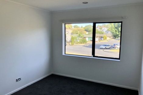 Photo of property in 1 Ryden Place, Glen Eden, Auckland, 0602