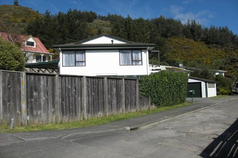 Photo of property in 70 Castlerea Street, Wainuiomata, Lower Hutt, 5014