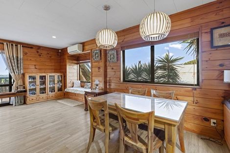 Photo of property in 61 John Dee Crescent, Red Beach, 0932