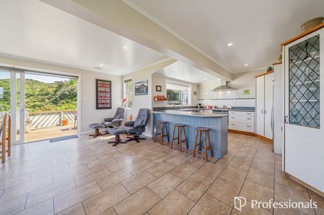 Photo of property in 14 Bushey Way, Maungaraki, Lower Hutt, 5010