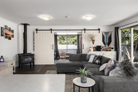 Photo of property in 402 Main North Road, Bay View, Napier, 4104