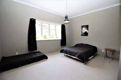 Photo of property in 50 Ross Street, Woodville, 4920