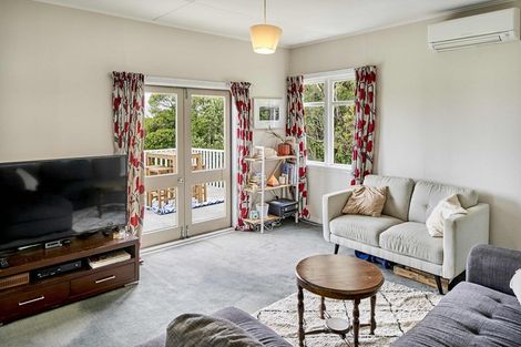 Photo of property in 11 Alexandra Road, Roseneath, Wellington, 6021