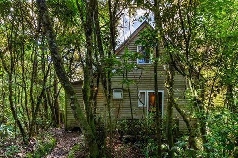 Photo of property in 77 Kaiuru Avenue, Pukawa Bay, Turangi, 3381