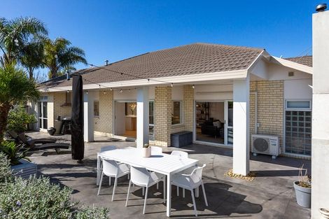 Photo of property in 32 Sunny Crescent, Huapai, Kumeu, 0810