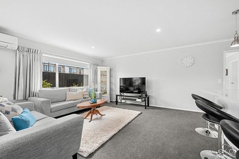 Photo of property in 12 Passchendaele Grove, Trentham, Upper Hutt, 5018