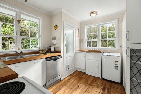 Photo of property in Regency Flats, 6/29-45 Miramar North Road, Miramar, Wellington, 6022