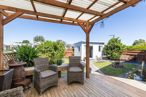 Photo of property in 16 Clarence Cox Crescent, Pirimai, Napier, 4112