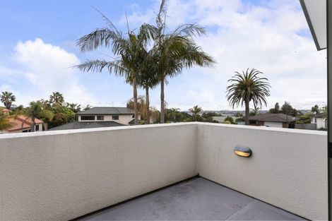 Photo of property in 4 San Ambrosio Rise, Henderson, Auckland, 0612