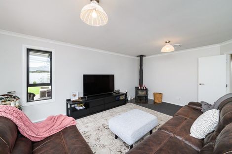 Photo of property in 25 Trump Place, Kelvin Grove, Palmerston North, 4414