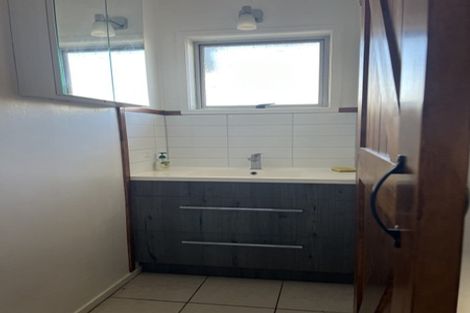 Photo of property in 2/82 Porchester Road, Papakura, 2110