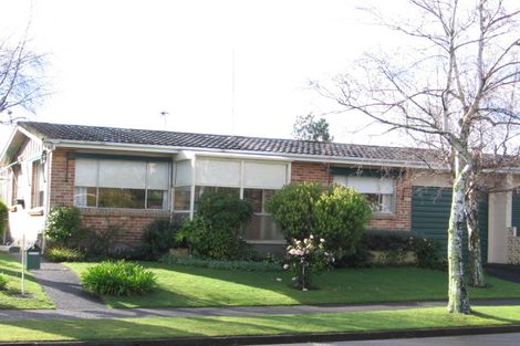 Photo of property in 30 Chilton Grove, Hokowhitu, Palmerston North, 4410