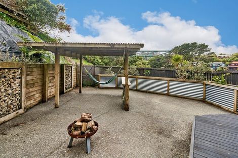 Photo of property in 3 Koukou Place, Normandale, Lower Hutt, 5010