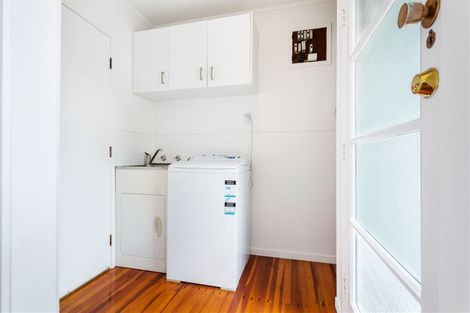 Photo of property in 3 Temuri Place, Glendene, Auckland, 0602