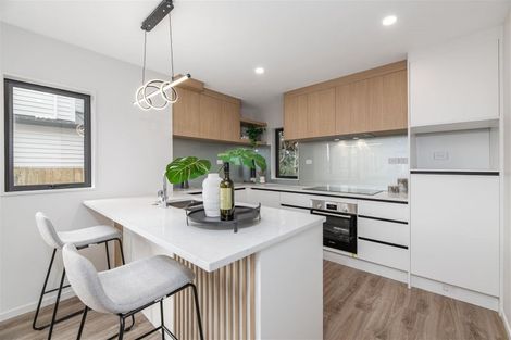 Photo of property in 9b Edwards Avenue, Henderson, Auckland, 0610