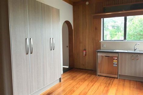 Photo of property in 11 Hutchinson Avenue, New Lynn, Auckland, 0600