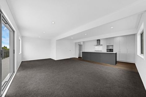 Photo of property in 5 Frank Evans Place, Henderson, Auckland, 0610