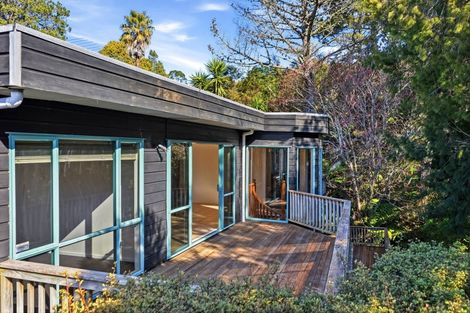 Photo of property in 1/11 Saddleback Rise, Murrays Bay, Auckland, 0630