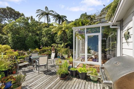 Photo of property in 18 Ngaumatau Road, Point Howard, Lower Hutt, 5013