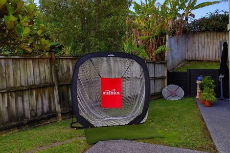 Photo of property in 8 Malin Place, Pinehill, Auckland, 0632